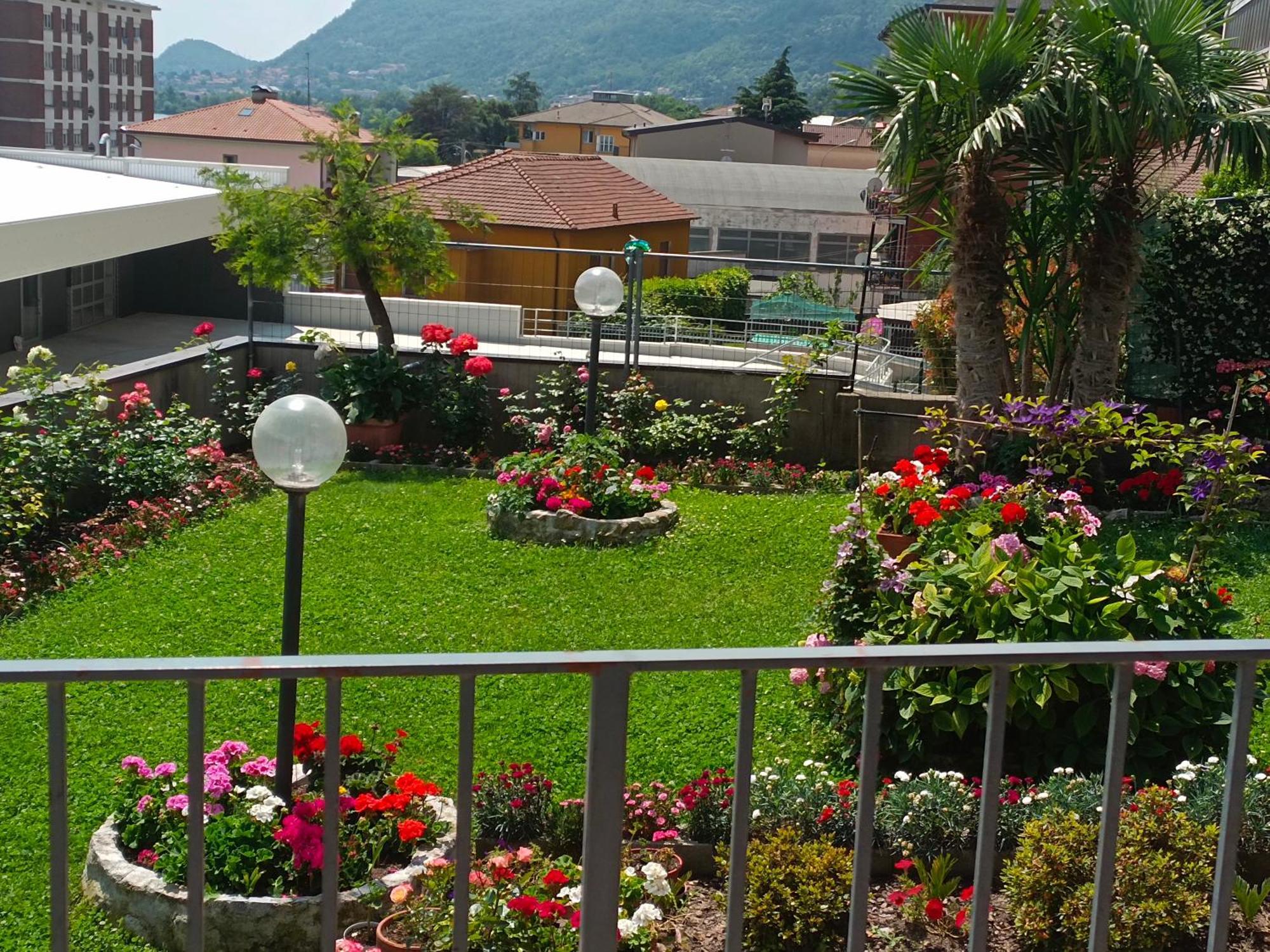 Le Rose Sul Lago Pescate Εξωτερικό φωτογραφία